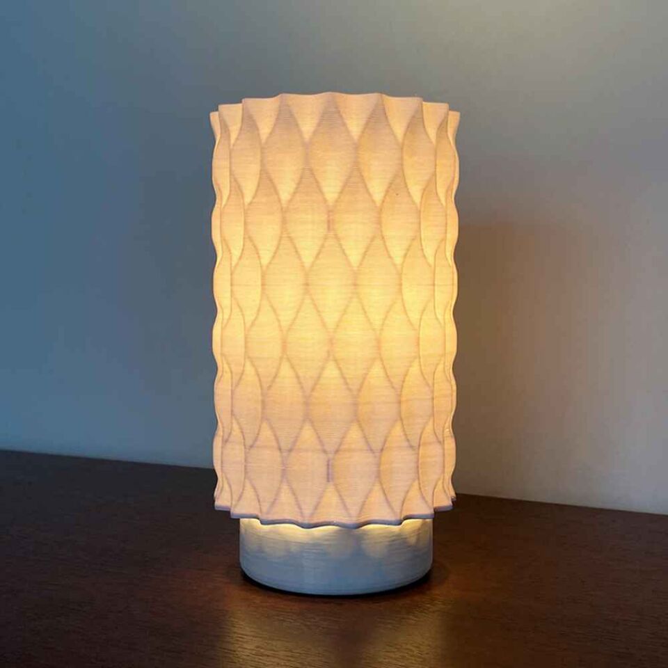 Dalgalı Masa Lambası
