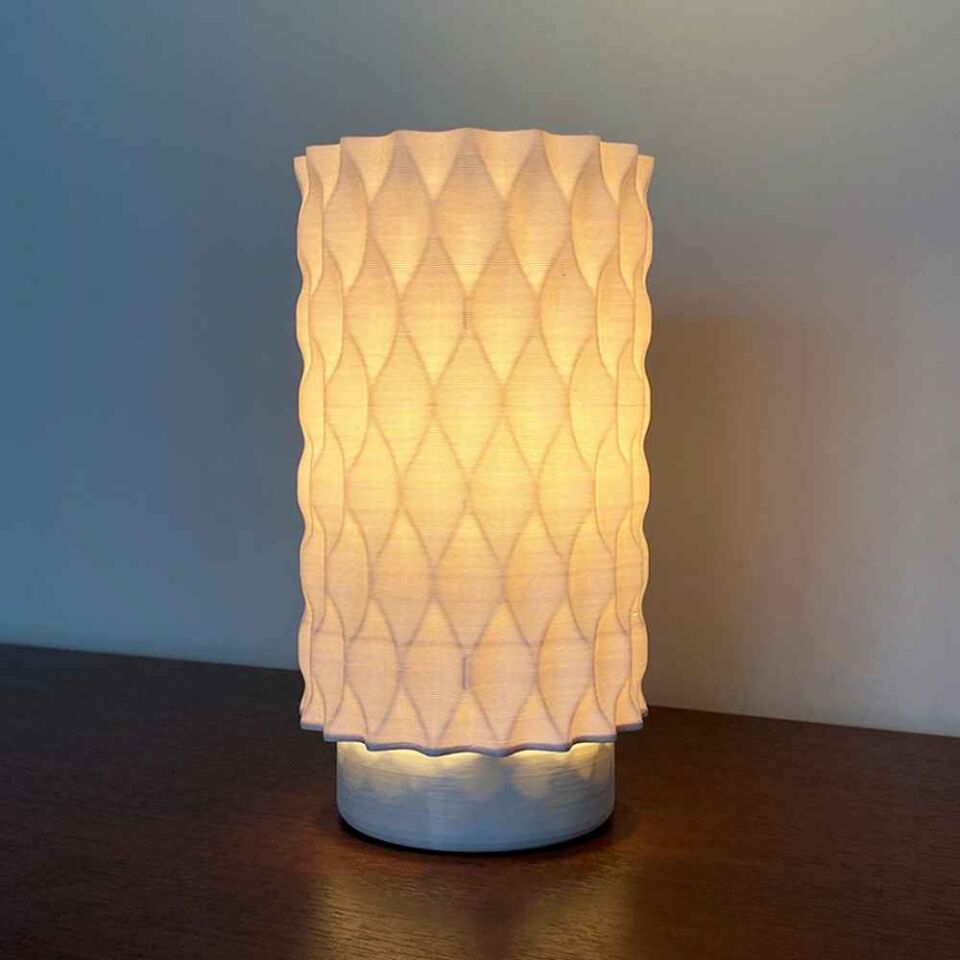 Dalgalı Masa Lambası